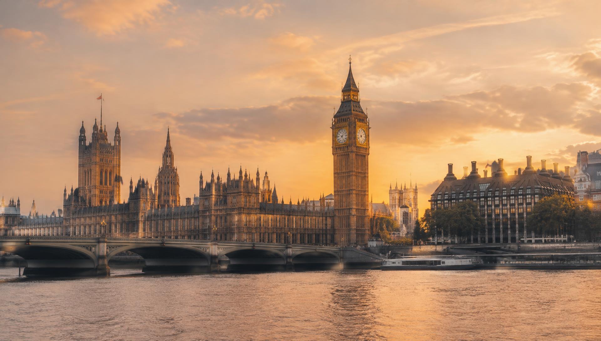 Big Ben et Westminster au-dessus de la Tamise
